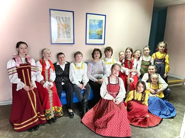 ансамбли народной песни "Дарёнка" и "Ленок"