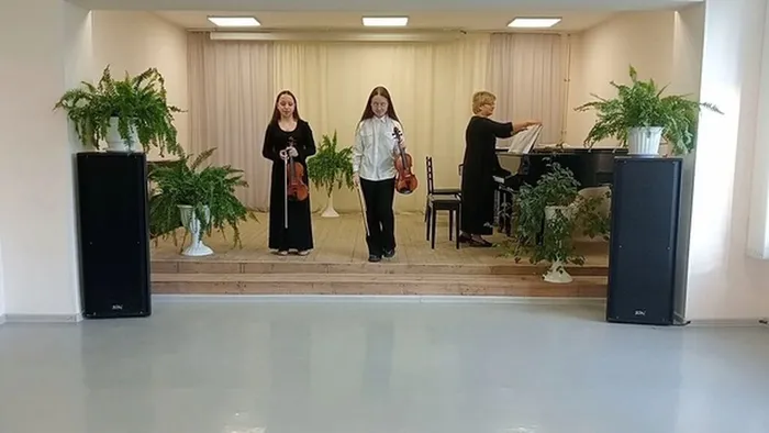 творческий вечер Полины Копыловой, выпускницы музыкального отделения.