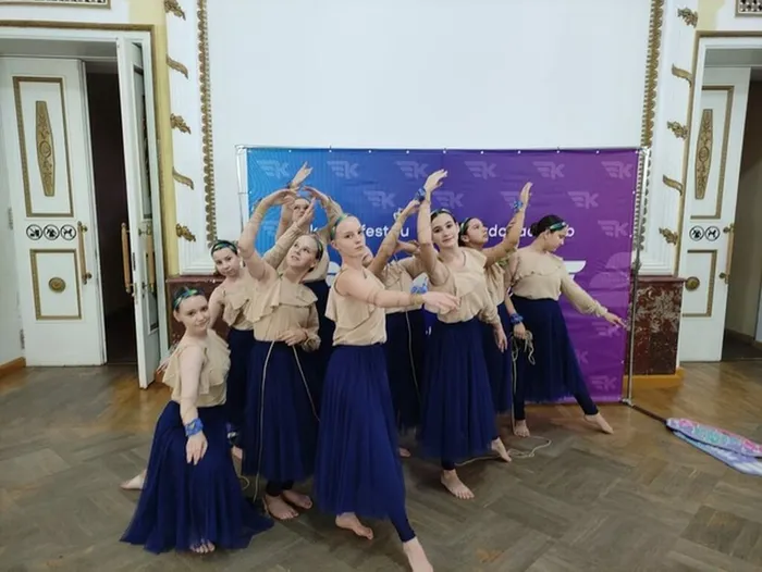 Хореографический ансамбль "ЭлеменТ" (преподаватель Птухина Ольга Сергеевна)