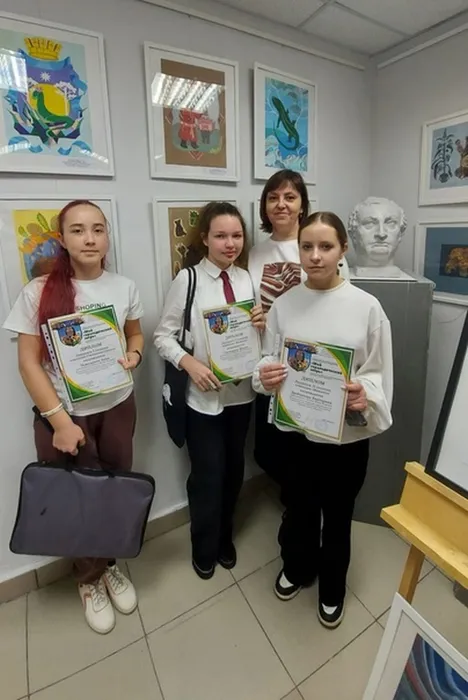 Учащиеся художественного отделения Детской школы искусств