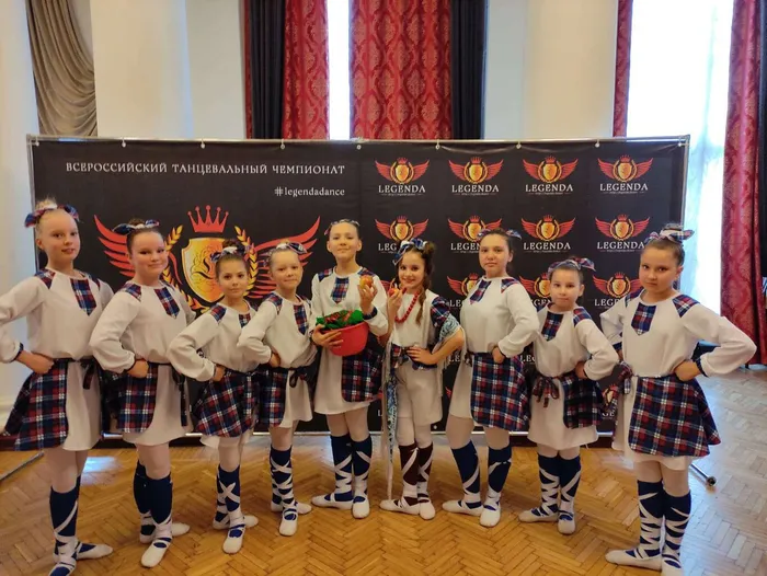 Хореографический ансамбль "ЭлеменТ".jpg