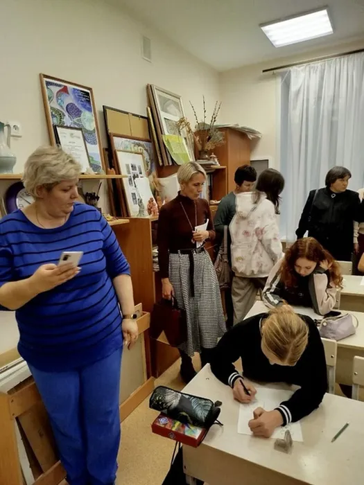 Экскурсия в ДШИ для представителей Женсовета и Профсоюзного комитета Северского трубного завода