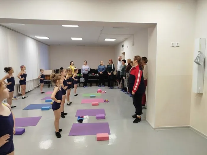 Экскурсия в ДШИ для представителей Женсовета и Профсоюзного комитета Северского трубного завода