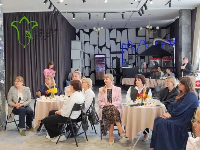 Глава города встретился с педагогическим активом города