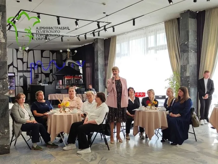 Глава города встретился с педагогическим активом города