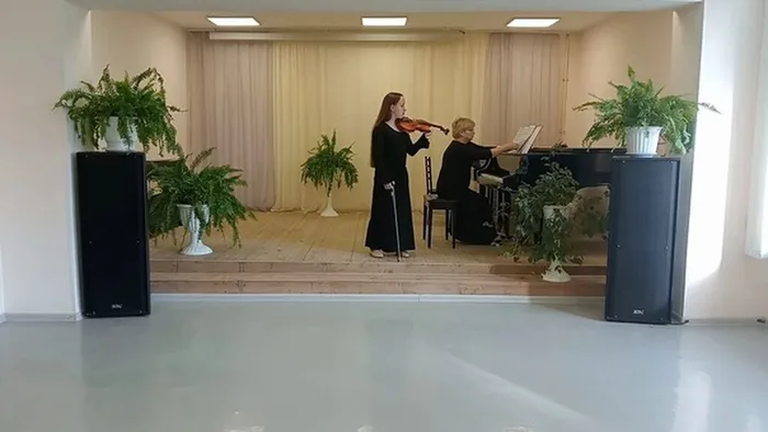 творческий вечер Полины Копыловой, выпускницы музыкального отделения.