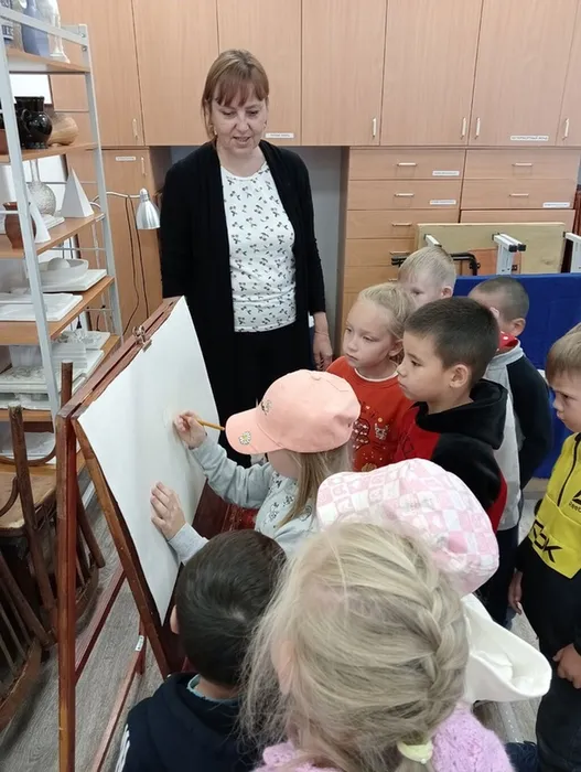 посещение выставки воспитанниками ДОУ "Рябинка"