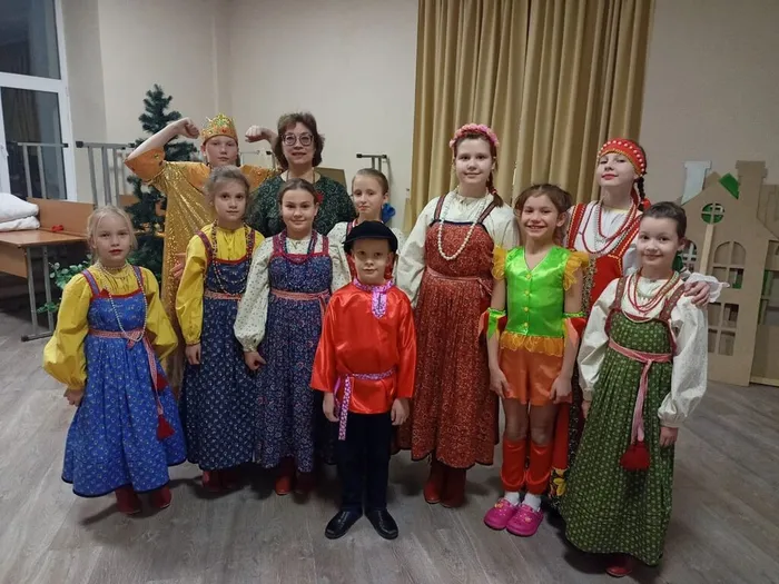 Концерт учащихся и преподавателей Детской школы искусств "Новогодний серпантин в русском стиле"